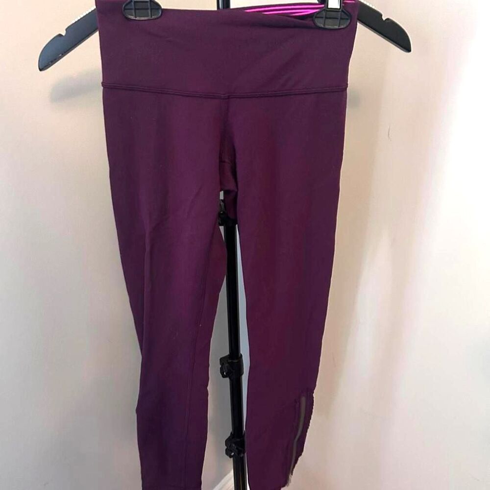 Lululemon Women's Purple and Burgundy Leggings